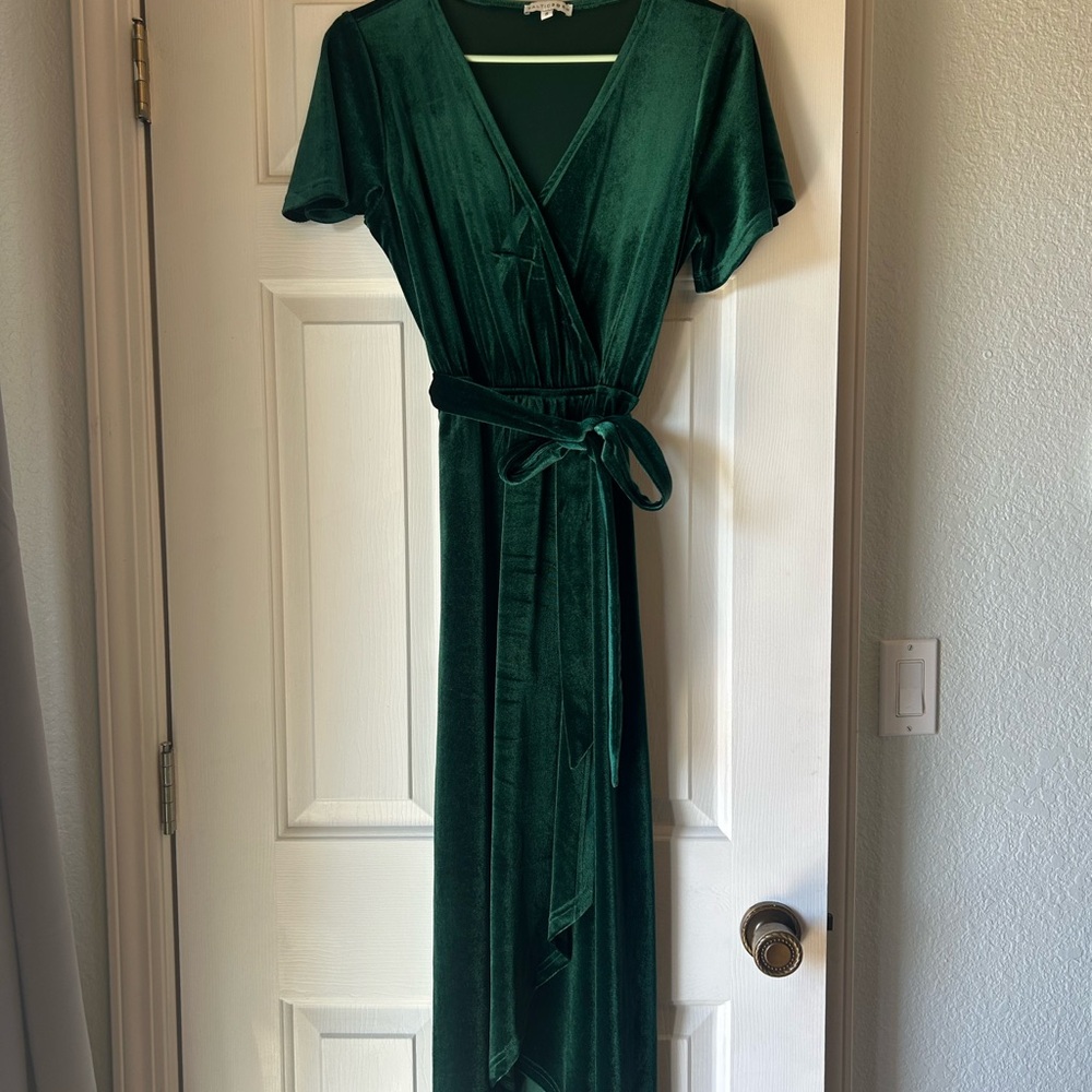 Baltic Born Nadine Velvet Midi Dress | Green - Small